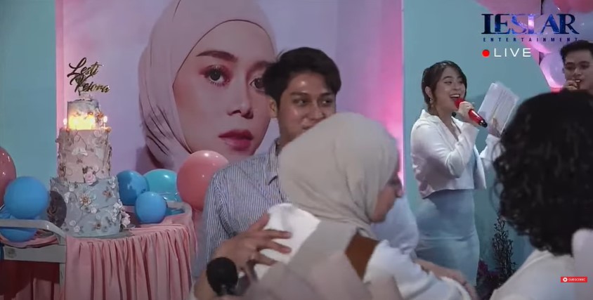 10 Detail kue ulang tahun Lesty Kejora ke-23, elegan serba pastel