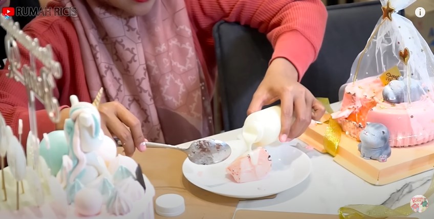 8 Hidangan di acara akikah anak Ria Ricis dan Teuku Ryan, komplet