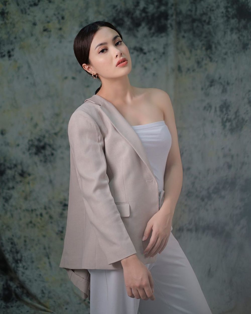 Pesona Mitha Hardiyanti istri Rhustavito Berbagai sumber Pesona Mitha Hardiyanti istri Rhustavito Berbagai sumber