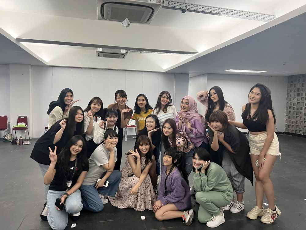 9 Potret reunian member JKT48 generasi 1, Melody & Nabilah kian anggun