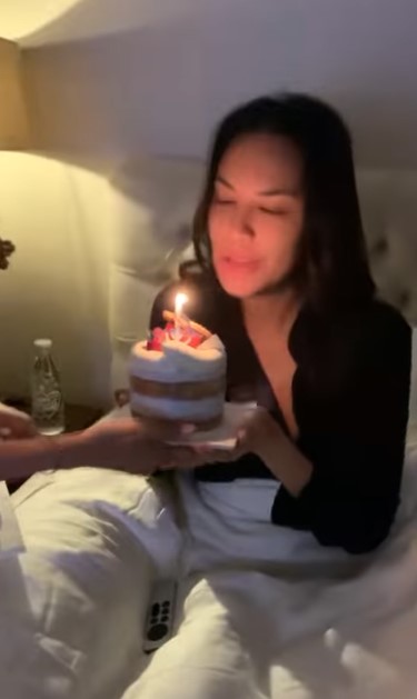 10 Kue ultah Sophia Latjuba dari tahun ke tahun, unik dan elegan