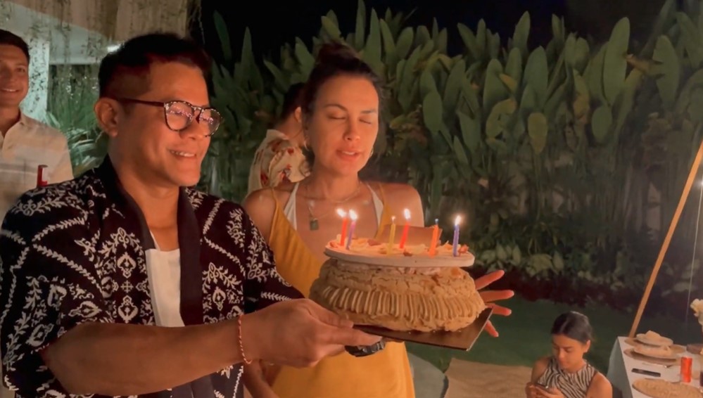 10 Kue ultah Sophia Latjuba dari tahun ke tahun, unik dan elegan