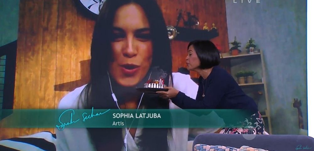 10 Kue ultah Sophia Latjuba dari tahun ke tahun, unik dan elegan