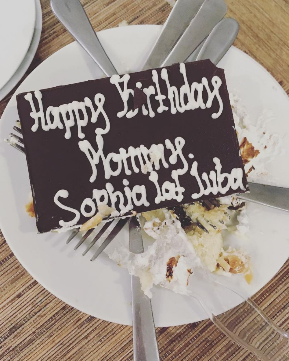 10 Kue ultah Sophia Latjuba dari tahun ke tahun, unik dan elegan