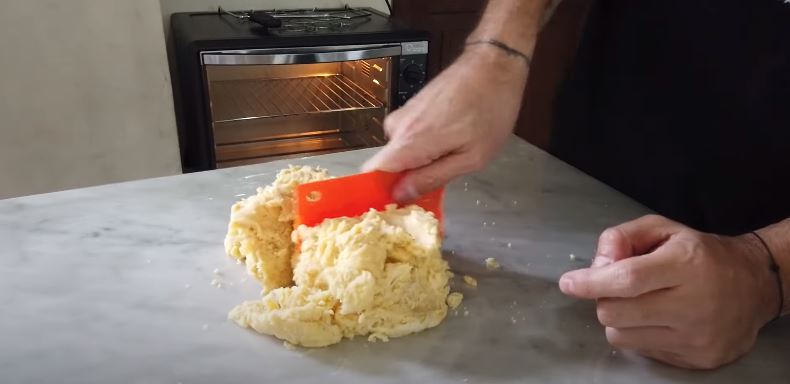 10 Trik baking ala Ratna Galih buat pemula, bikin kue jadi gampang