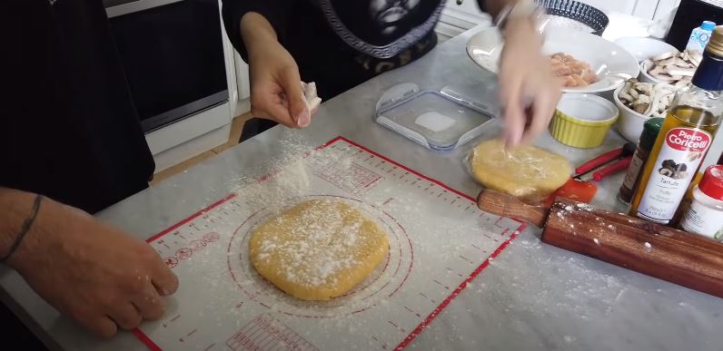 10 Trik baking ala Ratna Galih buat pemula, bikin kue jadi gampang