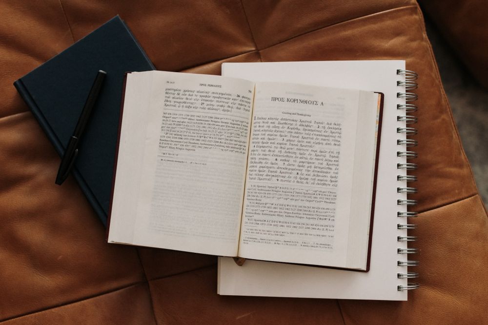 teks anekdot dan strukturnya © berbagai sumber