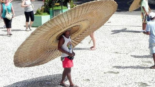 Tingkah kocak orang melawan hawa panas Berbagai sumber