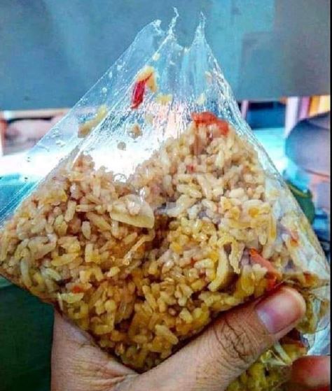 Cara makan warga +62 imajinasinya nggak habis pikir © 2022 brilio.net