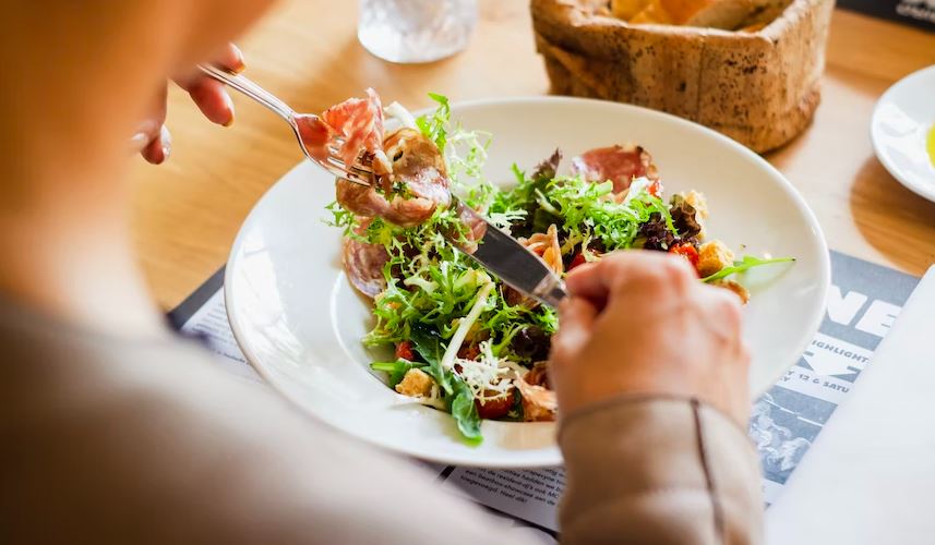 10 Pola makan Kartika Putri saat hamil, tubuh fit dan tetap berenergi