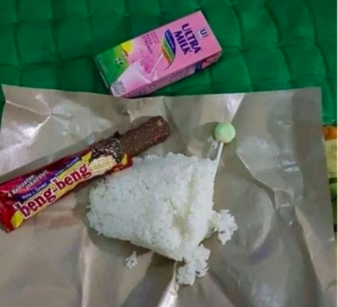 makanan dibungkus tapi nyeleneh © berbagai sumber