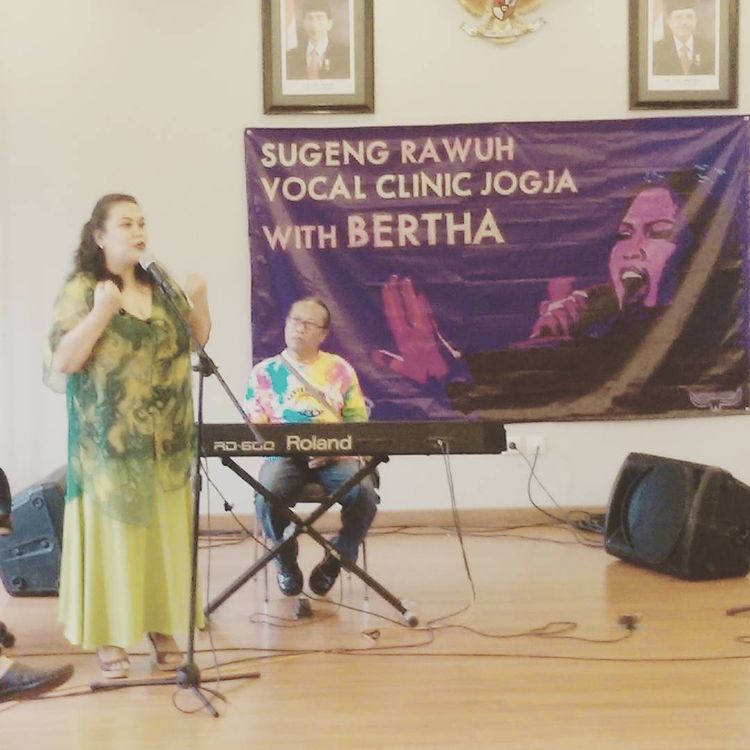 Mbak Bertha mentor vokal AFI © Instagram/@vocalbertha
