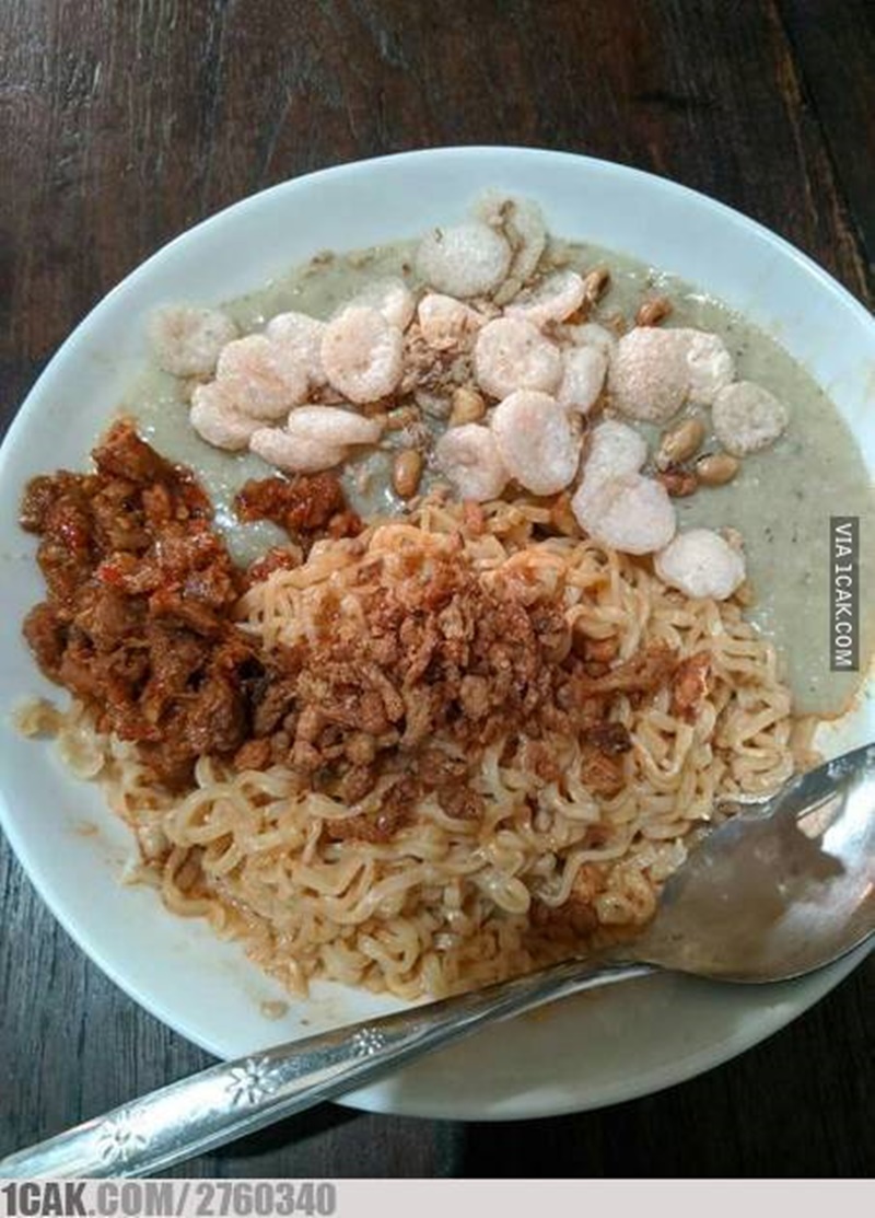 13 Potret bubur ayam dihidangkan nyeleneh ini bikin senyum kecut