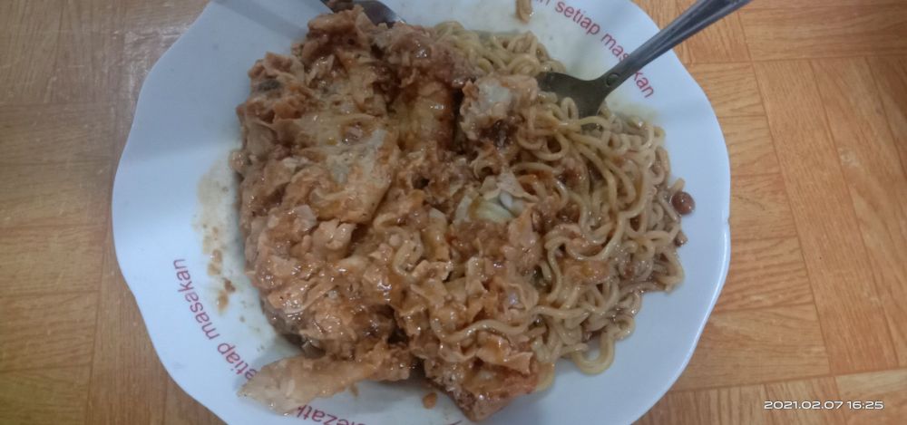 13 Potret bubur ayam dihidangkan nyeleneh ini bikin senyum kecut