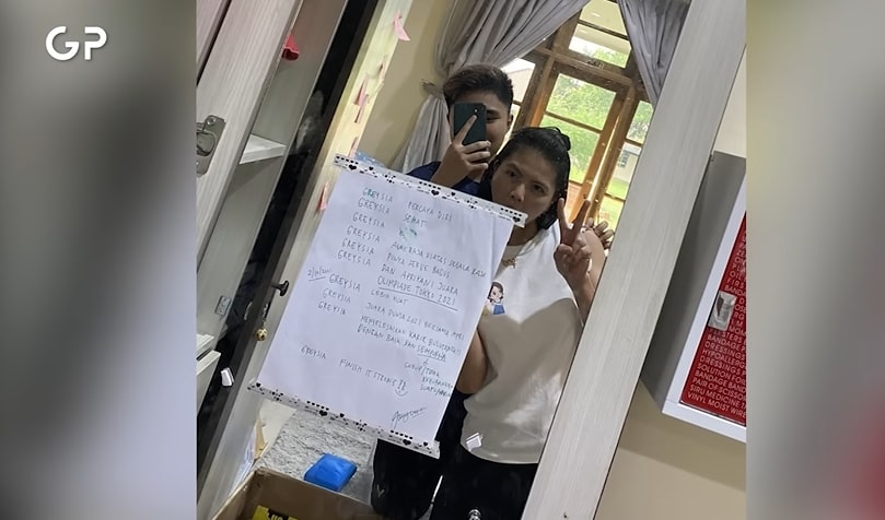 potret kamar greysia polii di asrama © YouTube