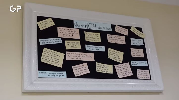 potret kamar greysia polii di asrama © YouTube