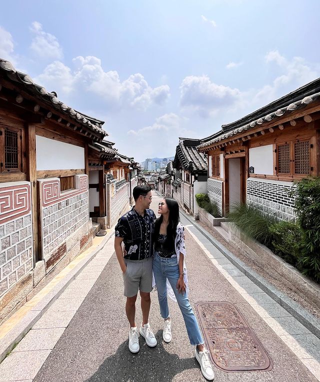 11 Momen honeymoon Maudy Ayunda & suami di Korea, disambut Dubes RI