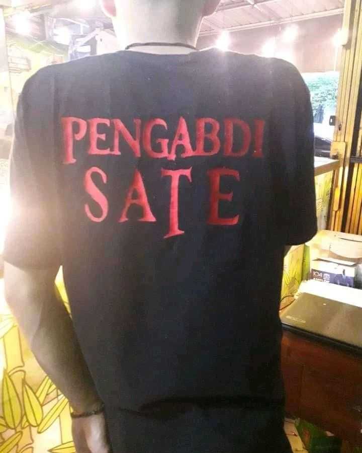 editan poster pengabdi setan © berbagai sumber