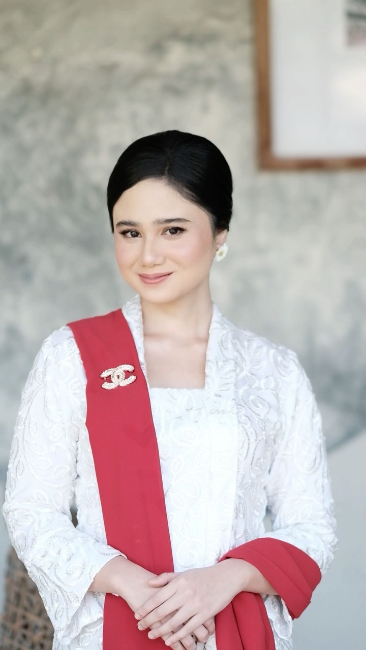 gaya tissa biani di acara lamaran kakak © instagram