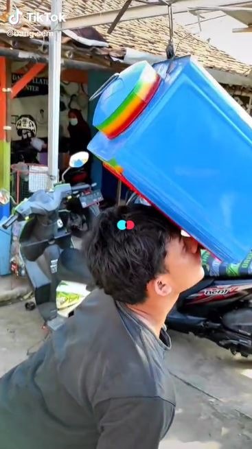 lomba 17 agustus kocak © TikTok