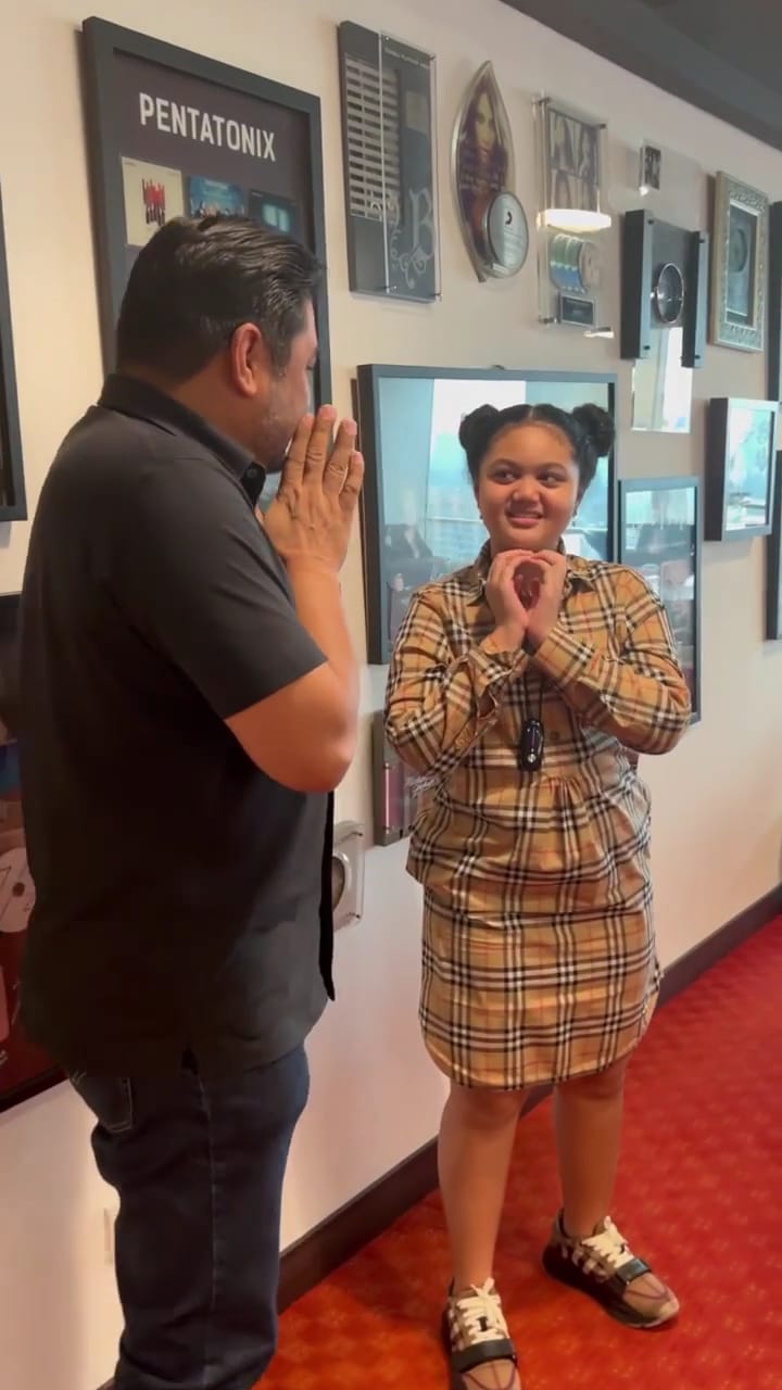 momen amora dikontrak label ternama © berbagai sumber momen amora dikontrak label ternama © berbagai sumber