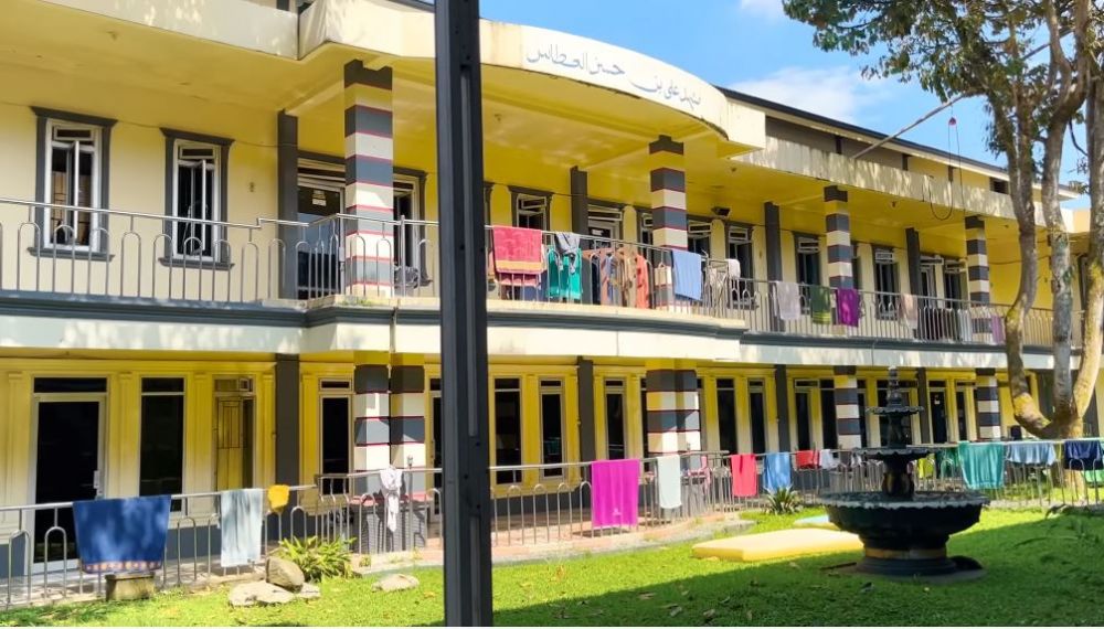 penampakan pesantren suami tasyi © YouTube