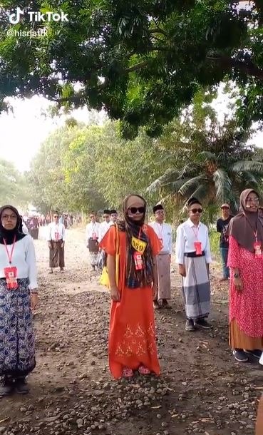 kostum gerak jalan nyeleneh © berbagai sumber