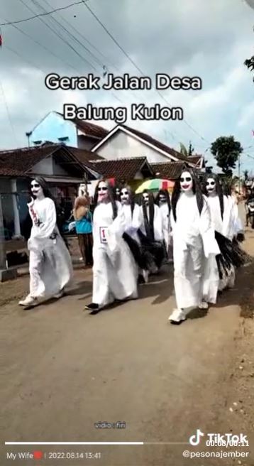 kostum gerak jalan nyeleneh © berbagai sumber