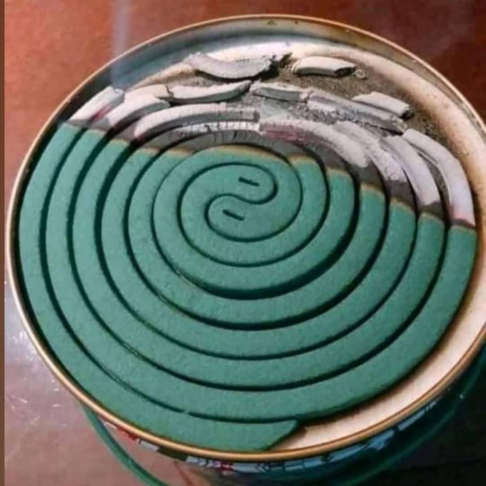 pasang obat nyamuk tapi nyeleneh © berbagai sumber pasang obat nyamuk tapi nyeleneh © berbagai sumber