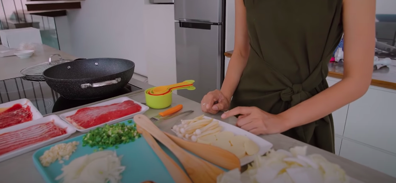 10 Alat dapur Anissa Aziza, masak jadi hemat waktu & aman bagi pemula