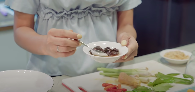 10 Alat dapur Anissa Aziza, masak jadi hemat waktu & aman bagi pemula