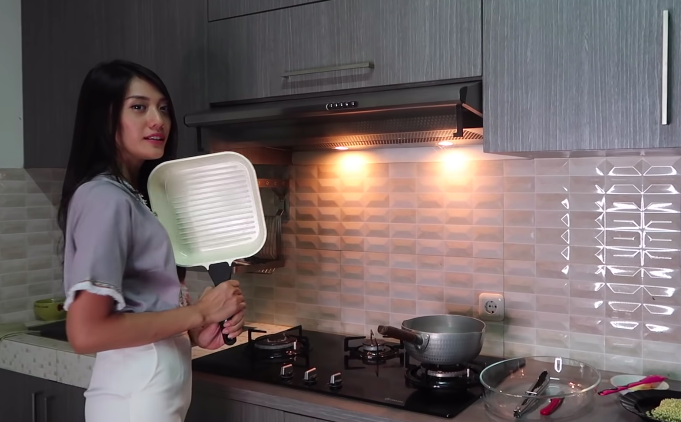 10 Alat dapur Anissa Aziza, masak jadi hemat waktu & aman bagi pemula