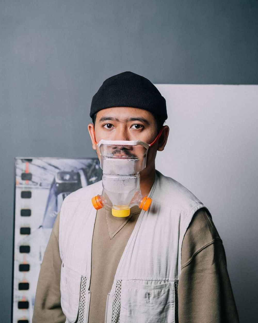 orang menutupi wajah nyeleneh © berbagai sumber