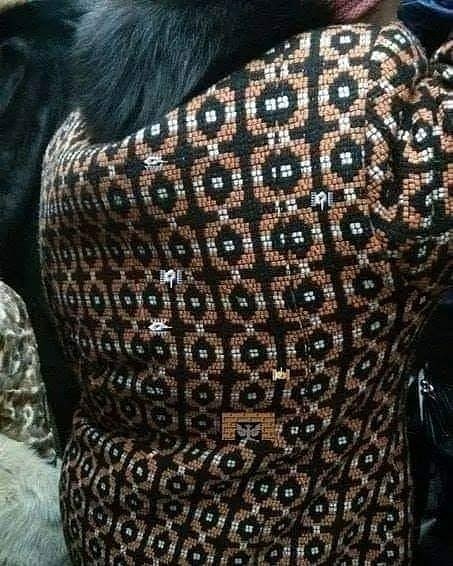 kaus nggak biasa motifnya © berbagai sumber kaus nggak biasa motifnya © berbagai sumber