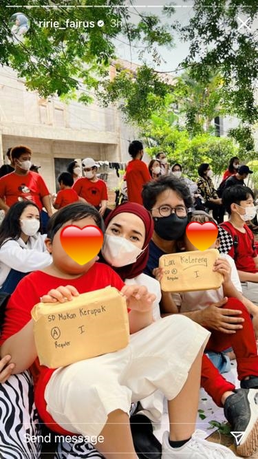 Momen Ririe Fairus & Ayus Sabyan momong anak © berbagai sumber