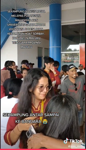  warga lepas penuh haru & antar mahasiswa sampai bandara  Tiktok