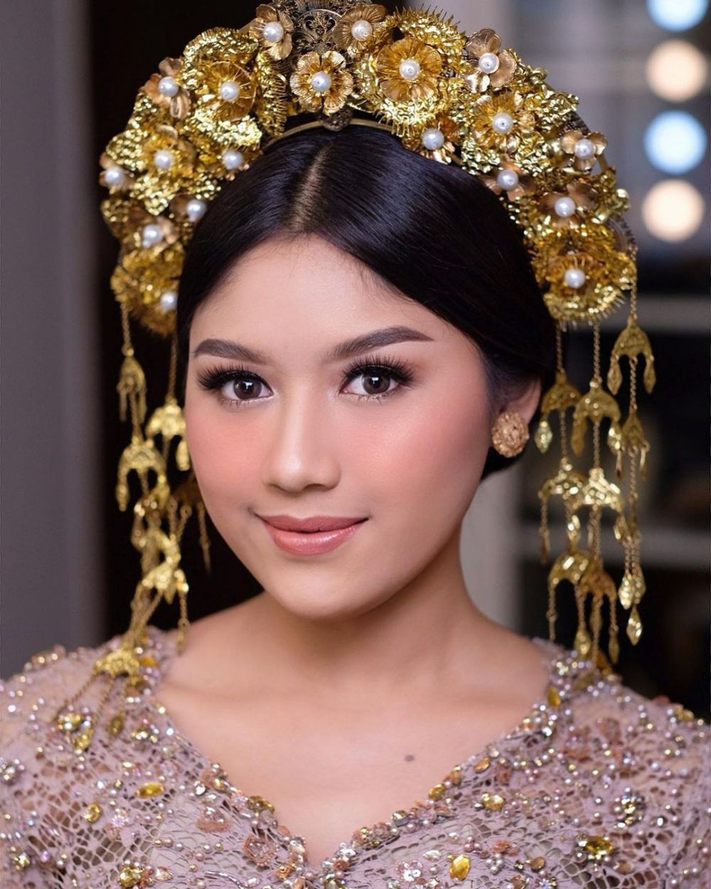 artis dirias marlene pakai baju adat © Instagram