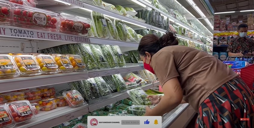 10 Pola makan Mayangsari, sehat dan awet muda di usia 50 tahun