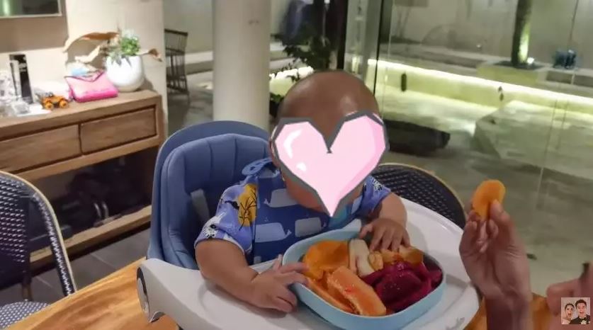 10 Inspirasi camilan MPASI ala 10 seleb, serba tinggi nutrisi