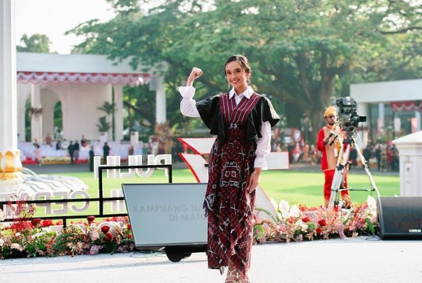 Pesona 11 seleb hadiri upacara HUT ke-77 RI di Istana Merdeka