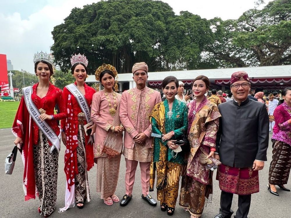 Pesona 11 seleb hadiri upacara HUT ke-77 RI di Istana Merdeka