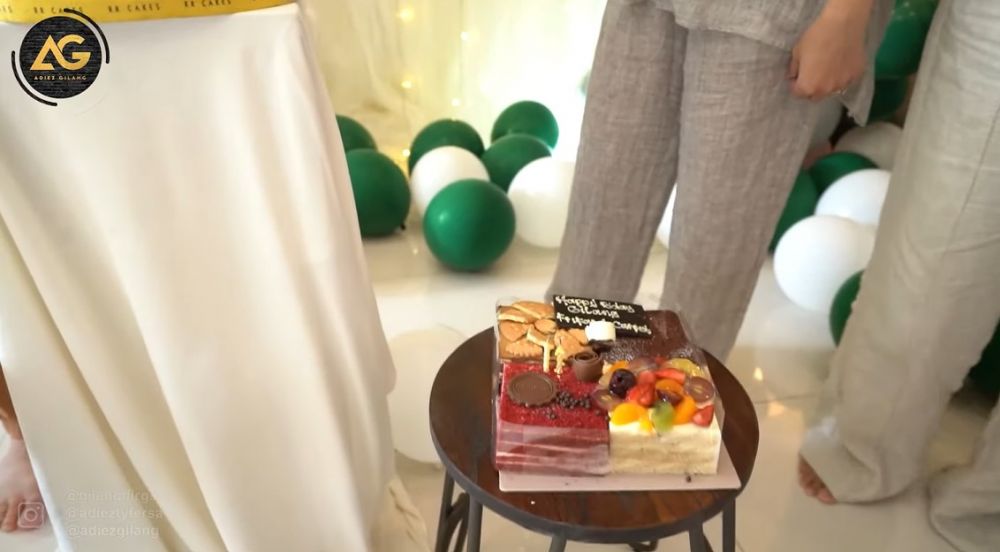 10 Potret kue ultah Gilang Dirga dari tahun ke tahun, bentuknya unik