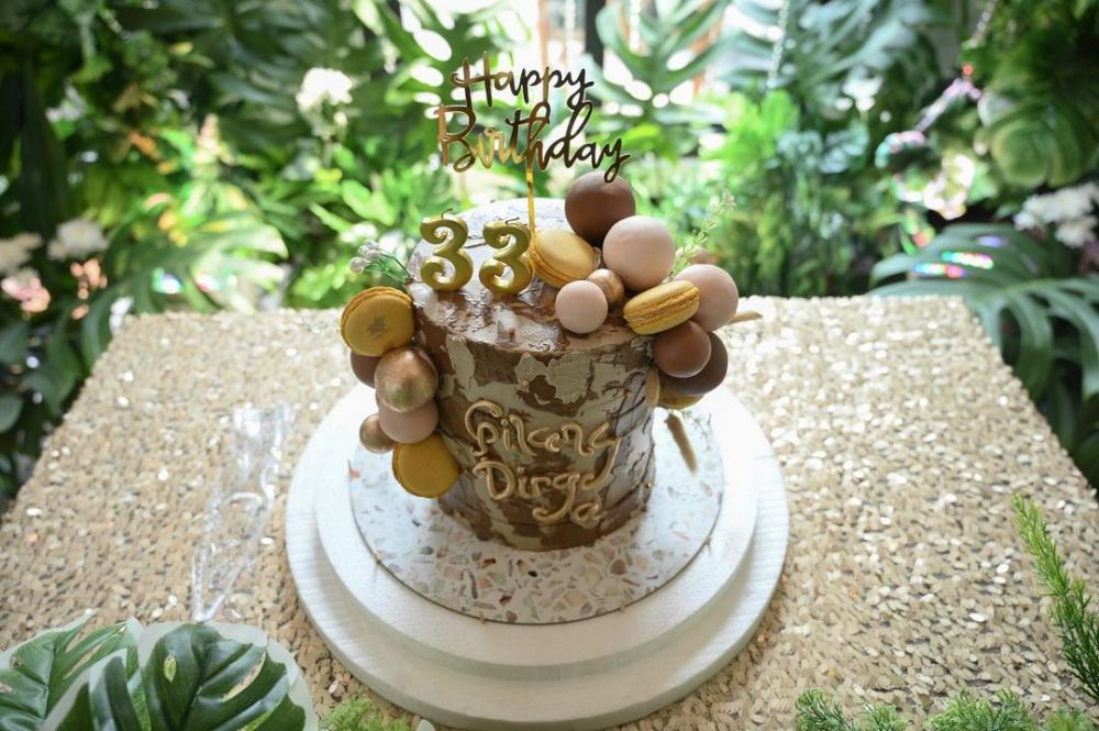 10 Potret kue ultah Gilang Dirga dari tahun ke tahun, bentuknya unik