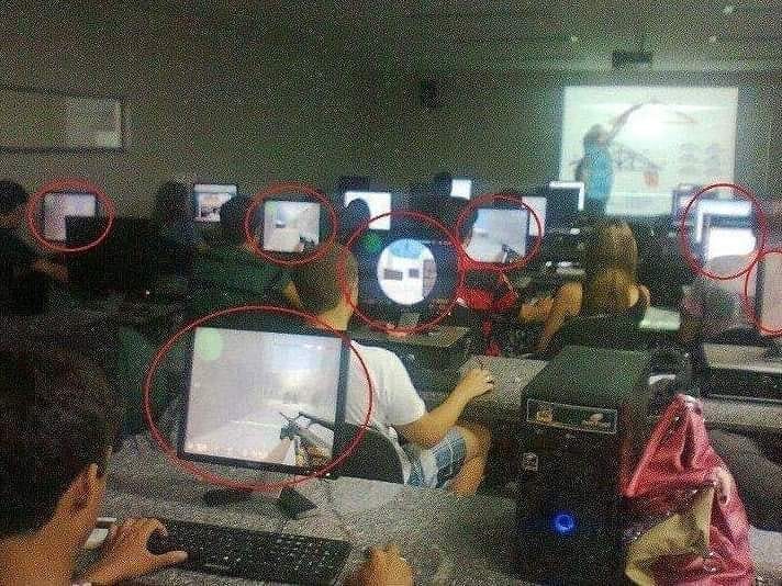 kelakuan nyeleneh siswa duduk paling belakang Berbagai sumber