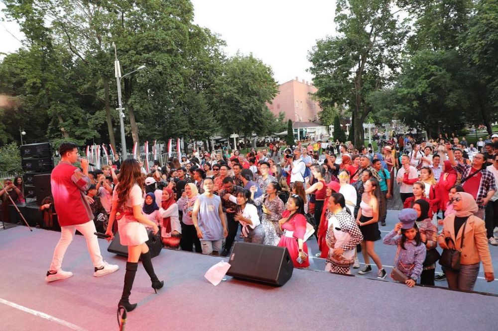 Momen Rara LIDA manggung di Moskow © berbagai sumber