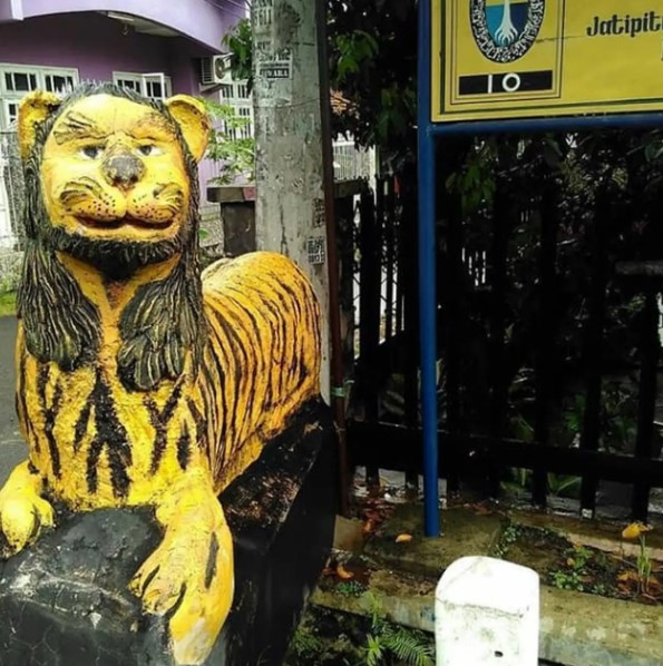 Penampakan nyeleneh patung harimau © berbagai sumber