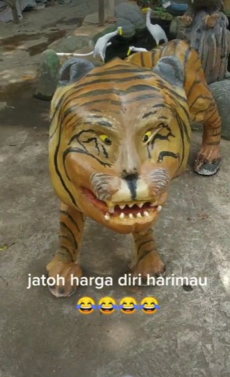 Penampakan nyeleneh patung harimau © berbagai sumber