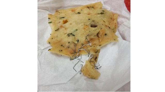 Benda aneh ditemukan dalam gorengan Berbagai sumber