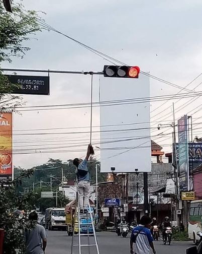 orang ogah capek tingkahnya lucu © berbagai sumber orang ogah capek tingkahnya lucu © berbagai sumber