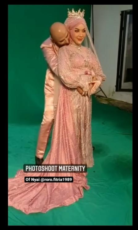 11 Gaya maternity shoot Roro Fitria, dari pembalap hingga kerajaan
